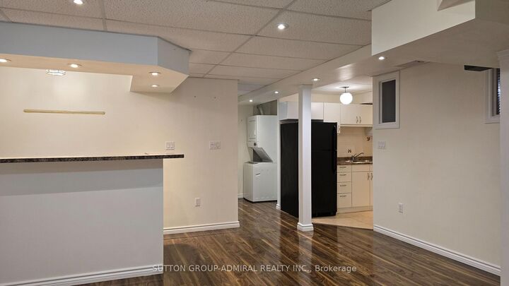 Property Photo: 20 Aztec Court ON L4S 2W6