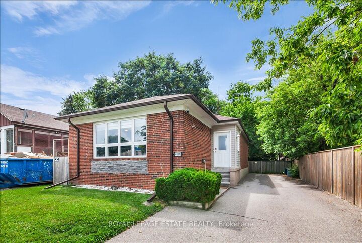 Property Photo: 4037 Bloor Street W ON M9B 1M4
