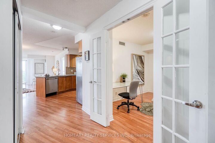 Property Photo: 33 Cox Boulevard 722 ON L3R 8A6