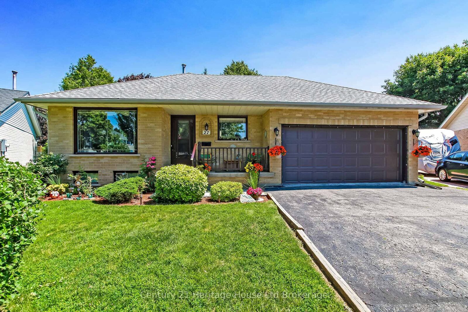 Property Photo:  27 O'Rourke Pl Place E  ON N4S 8T9 