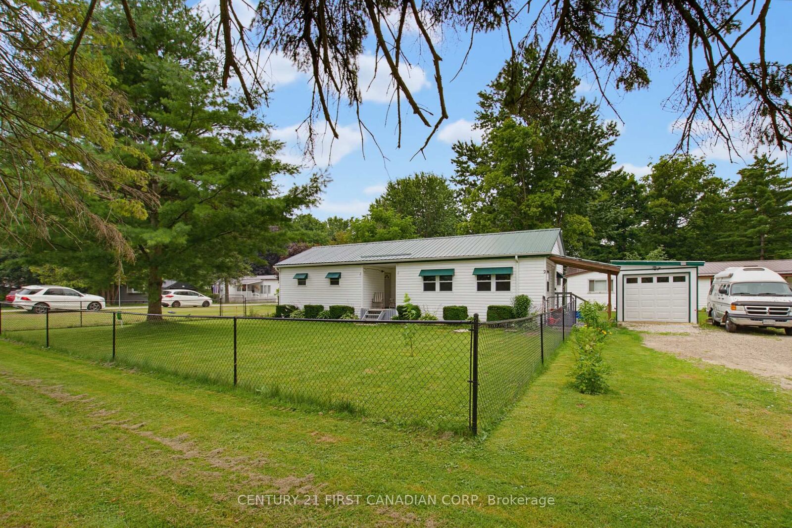 Property Photo:  9279 Hacienda Road 2  ON N5H 2R1 