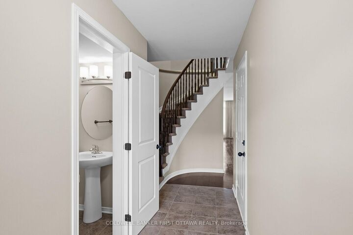 Property Photo:  416 Haresfield Court  ON K4M 0E2 