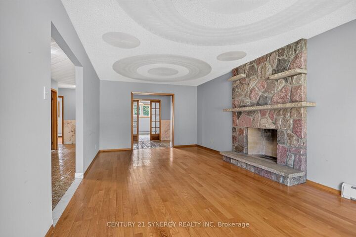 974 Greenbriar Avenue — photo 1
