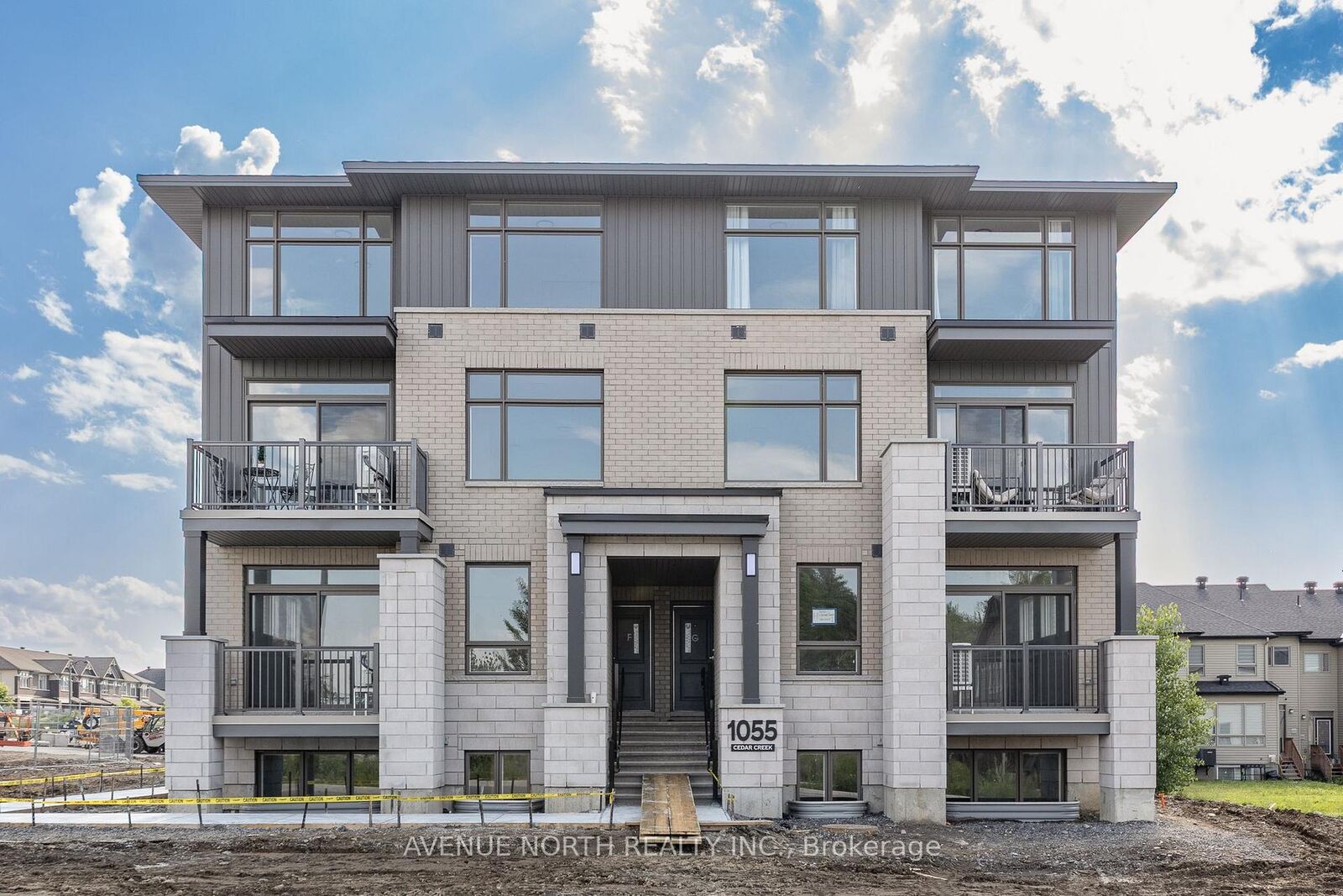 Property Photo:  1055 Cedar Creek Drive F  ON K1X 0G3 