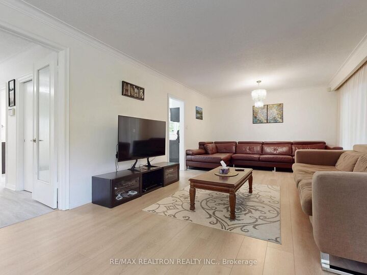 Property Photo: 46 Palomino Crescent ON M2K 1W3