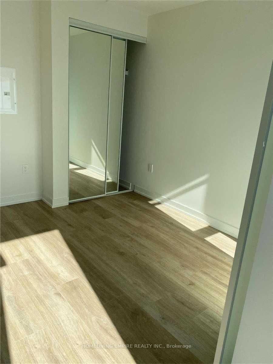 Property Photo:  1 Yorkville Avenue 1504  ON M4W 1L1 