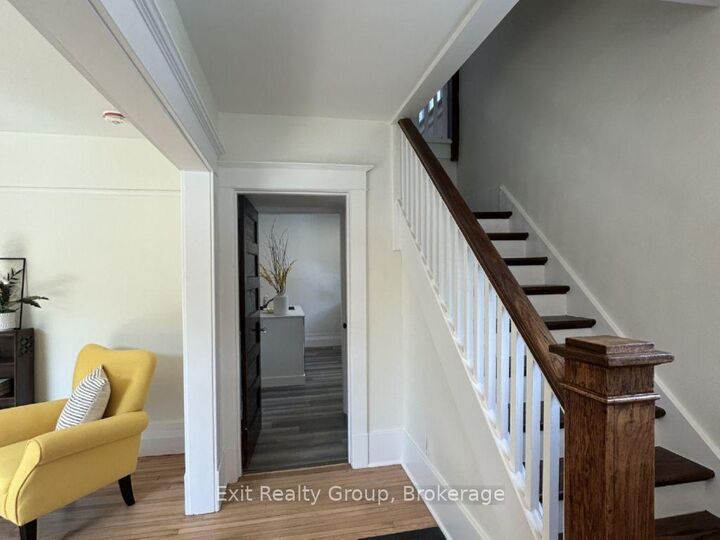 Property Photo:  90 Byron Street  ON K8V 2Y2 
