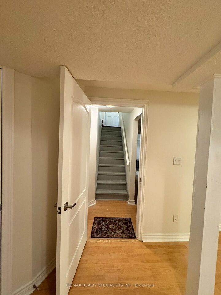 Property Photo:  5475 Freshwater Drive Bsmt  ON L5M 0J8 