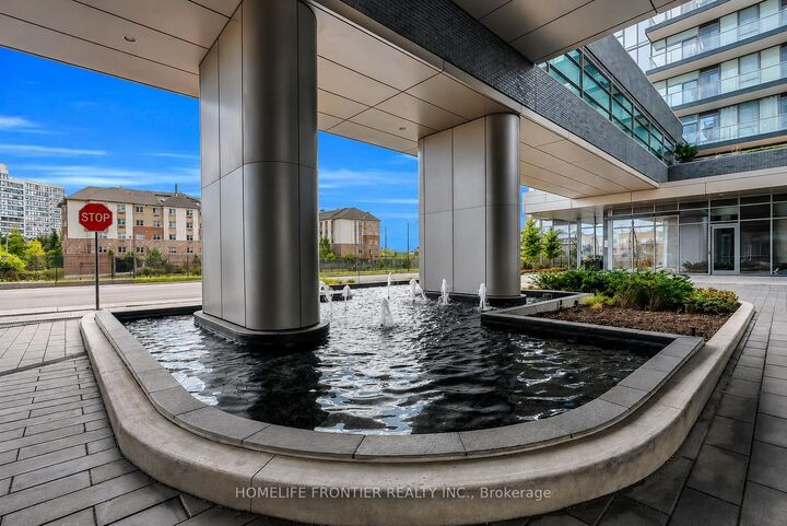 20 Gatineau Drive 301 — photo 1
