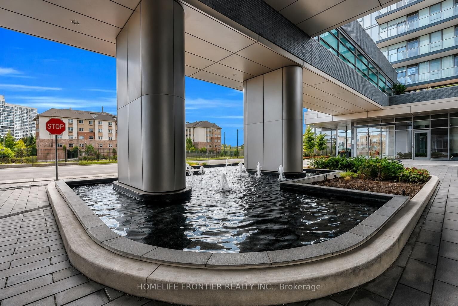 Property Photo: 20 Gatineau Drive 301 ON L4J 0L3