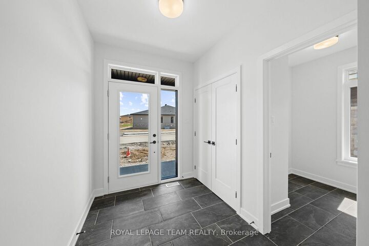 Property Photo: 1094 Moore Street ON K6V 0H2