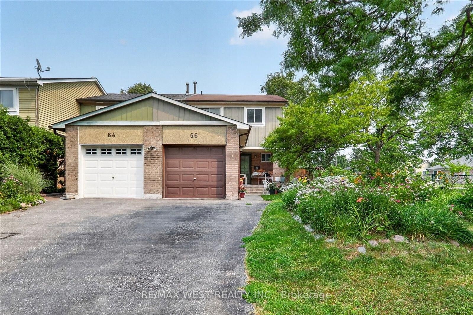 Property Photo: 66 Bushwood Court ON M1B 2T1