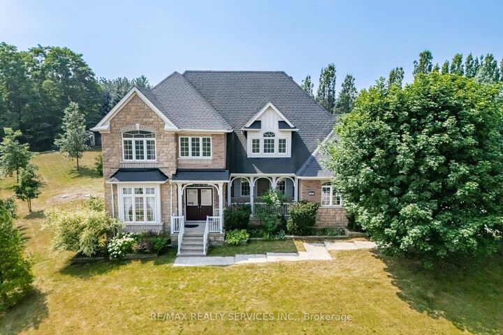 15 Upper Canada Drive — photo 1