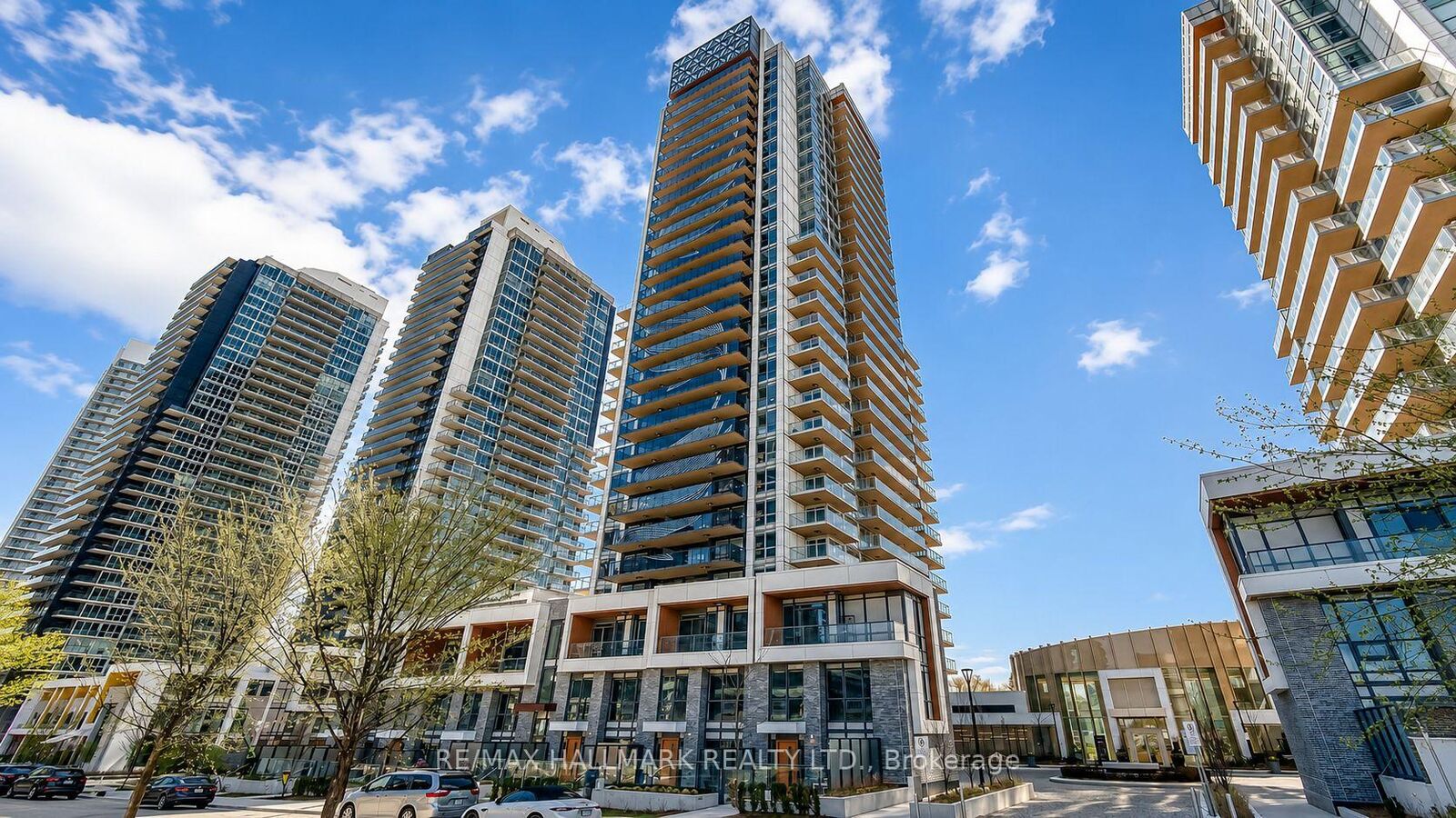 Property Photo: 27 McMahon Drive 3109 ON M2K 0J2