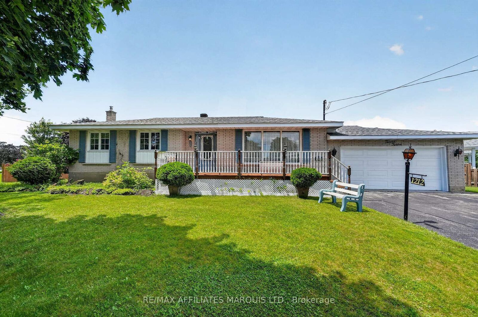Property Photo: 1212 Brodeur Street ON K6J 4Z2