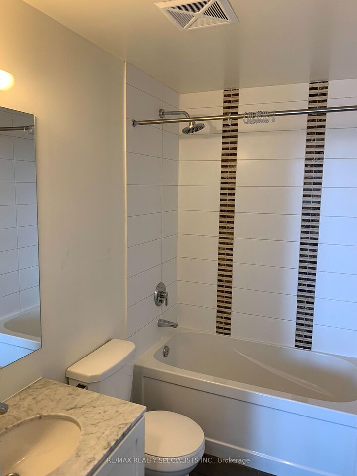 Property Photo: 4099 Brickstone Mews 1203 ON L5B 0G2
