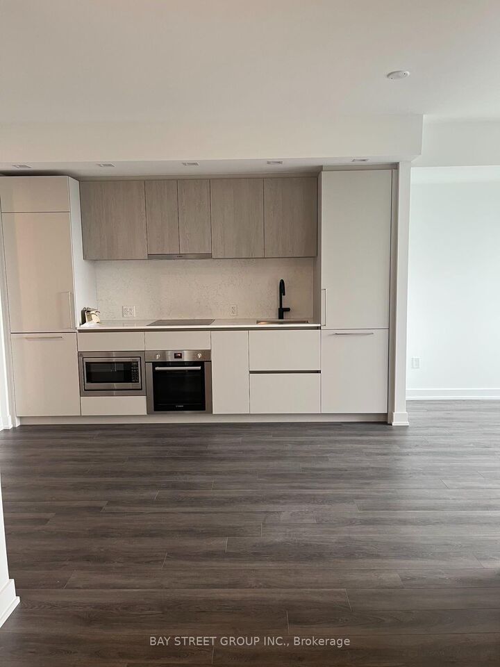 Property Photo: 609 Sherbourne Street 3405 ON M4X 0A4