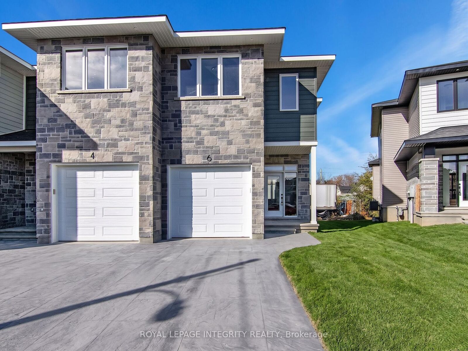 Property Photo: 6 Morrall Court ON K7S 0J4