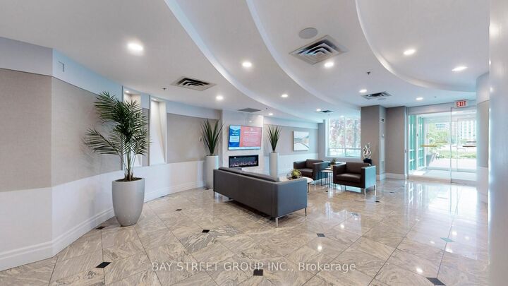 Photo de la propriété:  39 Oneida Crescent Lph19  ON L4B 4T9 