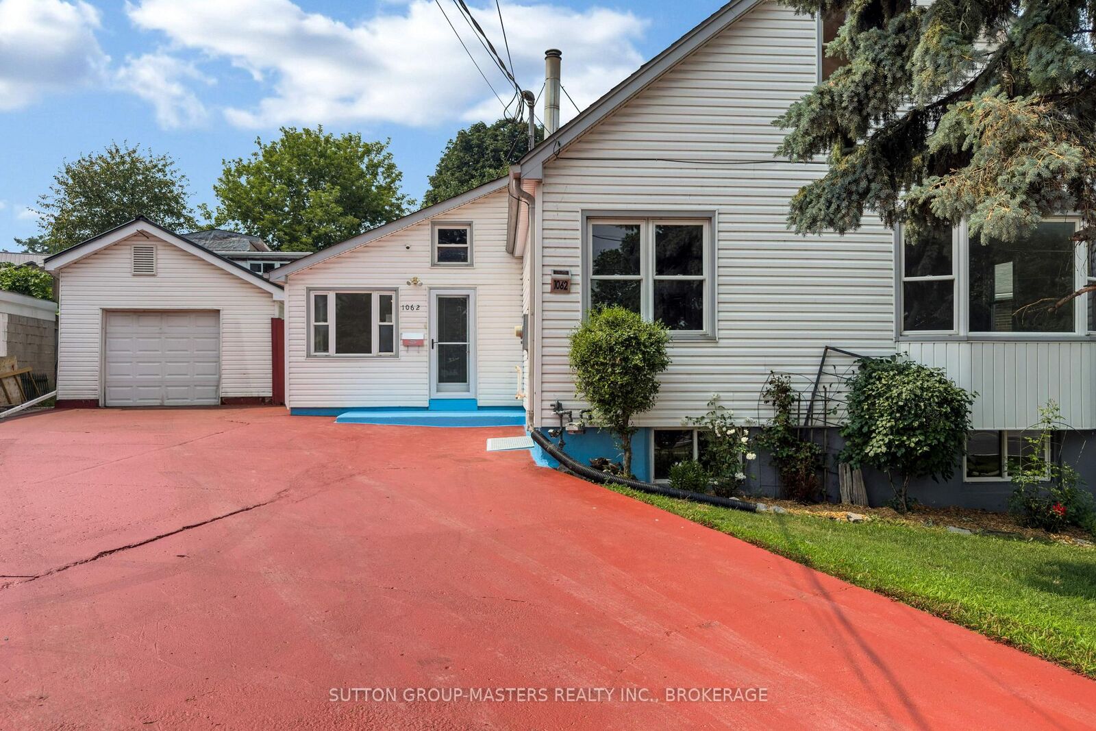 Property Photo: 1062 Montreal Street ON K7K 3K4
