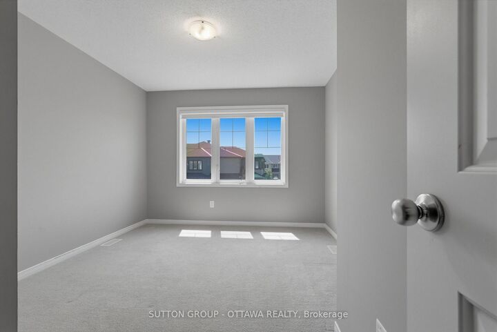 Property Photo: 196 Jardiniere Street ON K2S 2K2