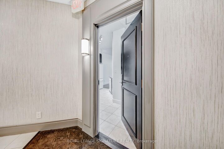 Property Photo:  25 Earlington Avenue 307  ON M8X 3A3 
