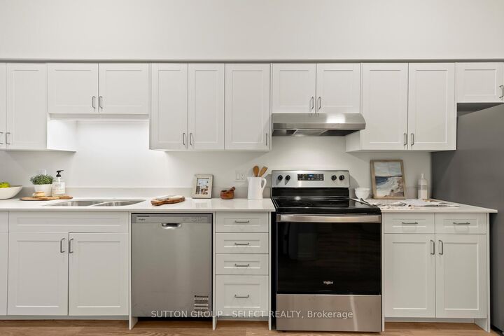 Property Photo: 351 Hill Street 207 ON N6B 2M2