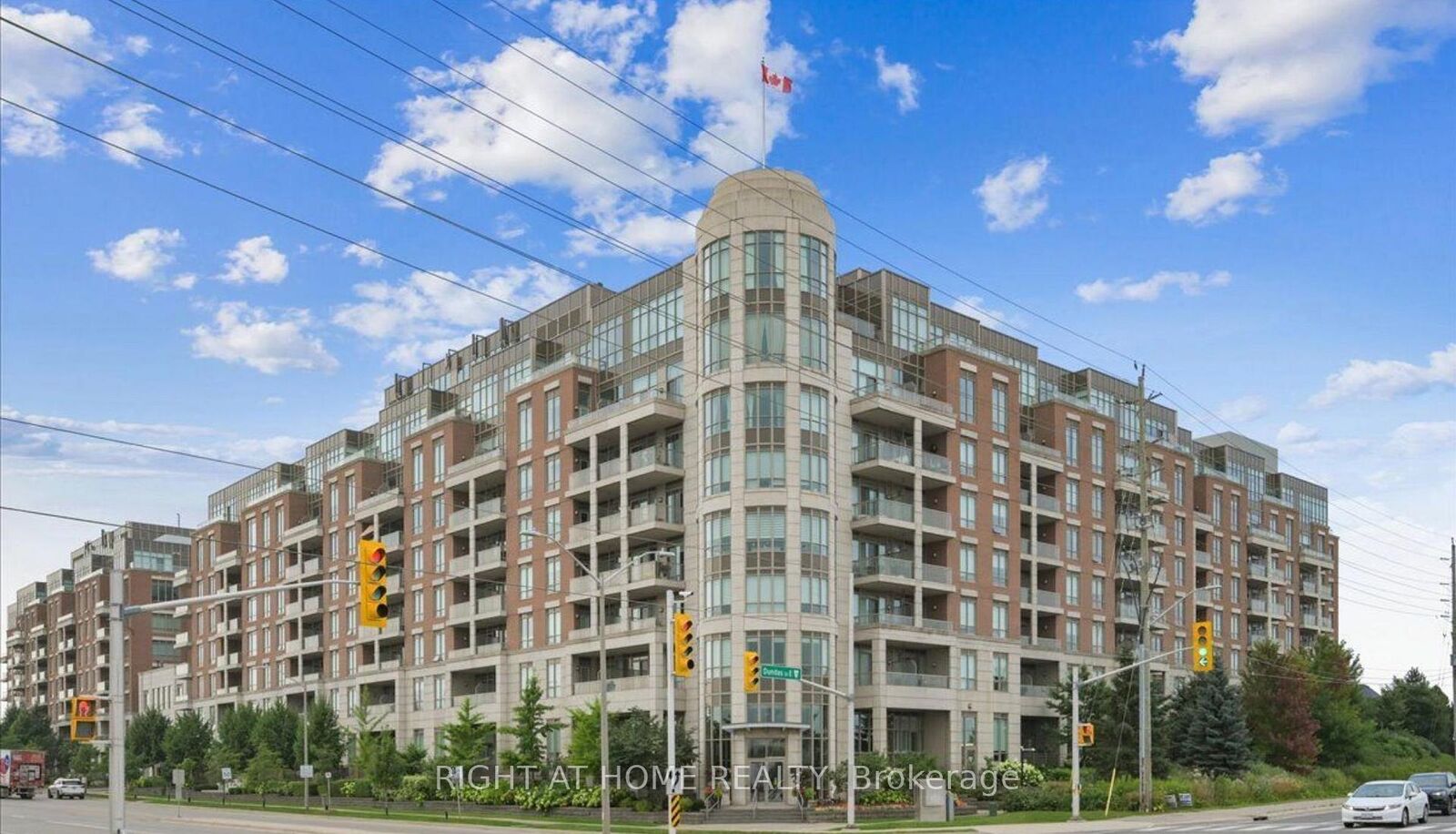 Photo de la propriété: 2480 Prince Michael Drive 720 ON L6H 0H1