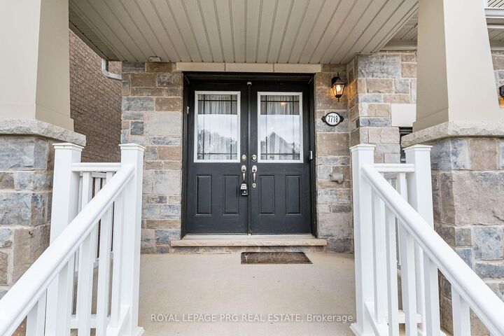 Property Photo:  7718 Buckeye Crescent  ON L2H 2Y6 