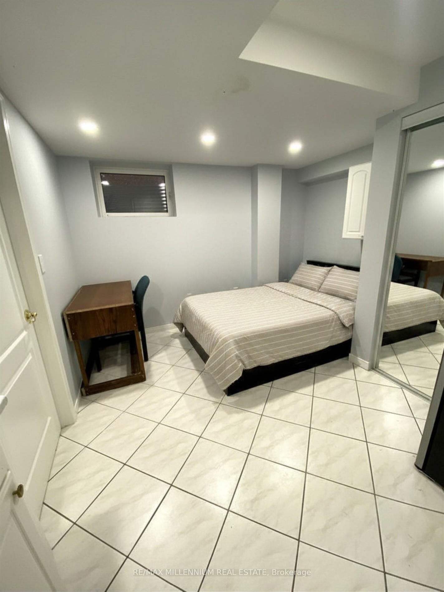 Property Photo: 5110 Timbermill Court Basement ON L5V 2B8
