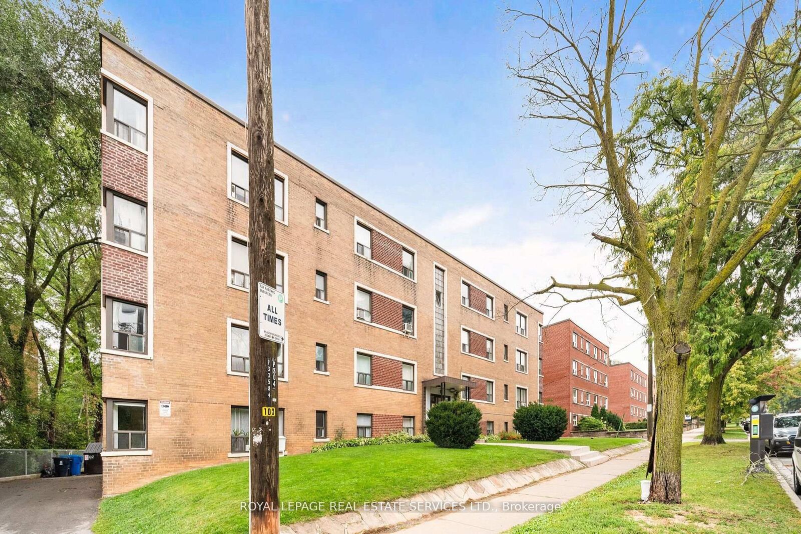 Property Photo:  308 The Kingsway N/A 110  ON M9A 3V2 