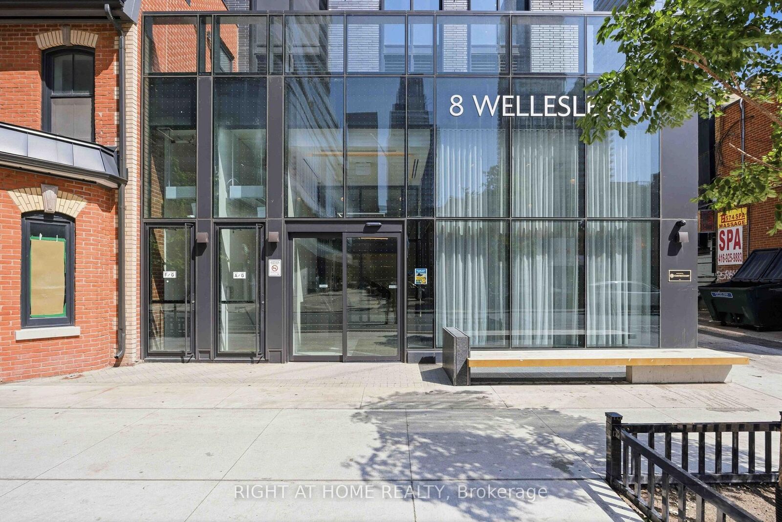 Property Photo: 8 Wellesley Street E 5110 ON M4Y 0J5