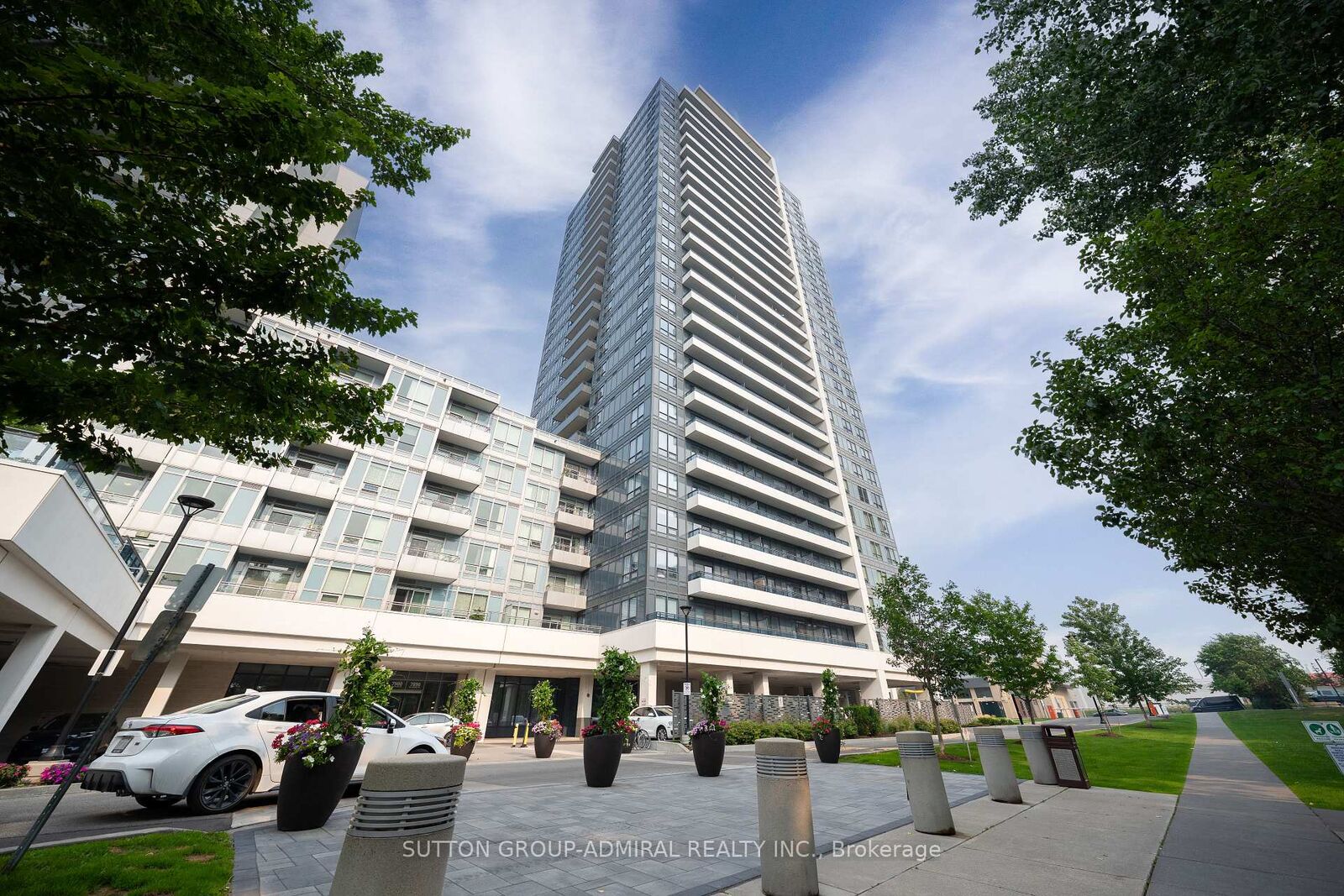 Property Photo:  7890 Bathurst Street 705  ON L4J 0J8 