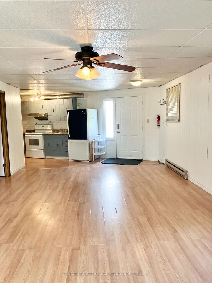 Property Photo: 80 Innisfil Street B ON L4N 3E2