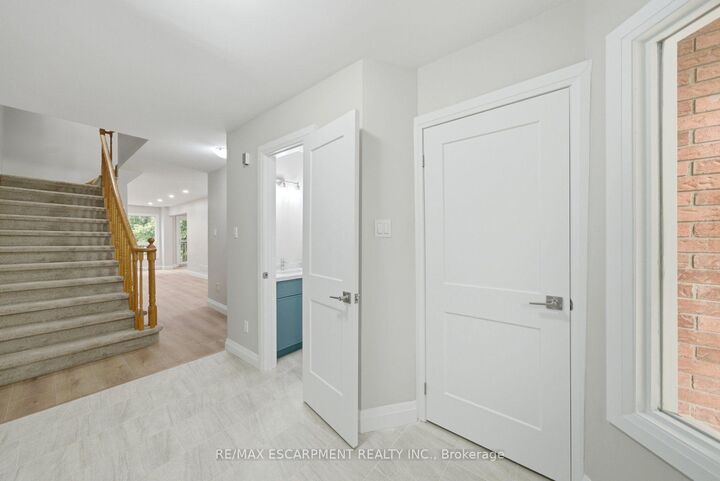 Property Photo: 2155 Duncaster Drive 2 ON L7P 4R3