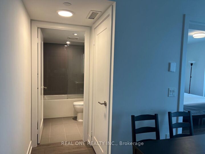 Photo de la propriété: 575 Bloor Street E 1806 ON M4W 0B2