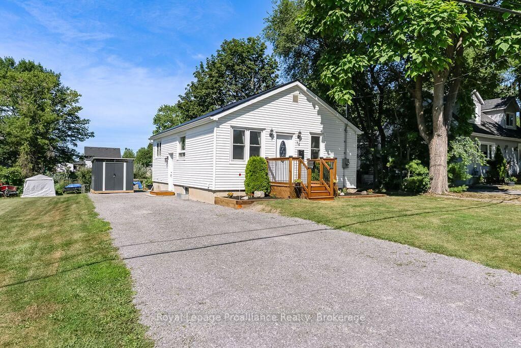 Property Photo: 76 Wright Avenue ON K8P 4E6