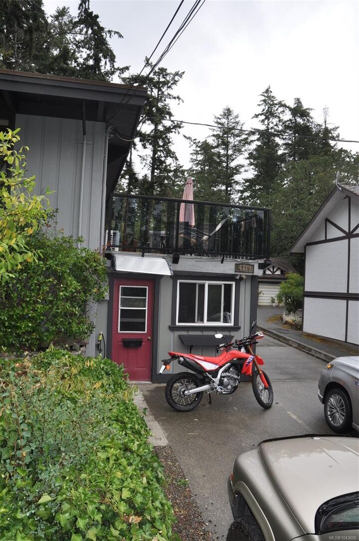 Property Photo: 4719 West Saanich Rd BC V8Z 3G9