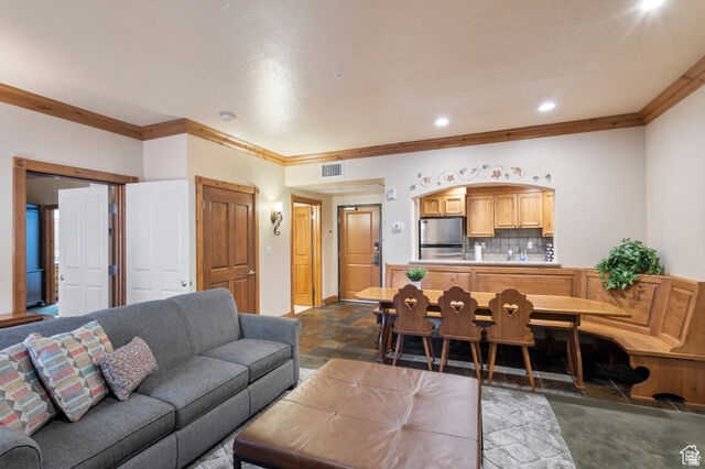 Property Photo:  840 Bigler Ln 225  UT 84049 