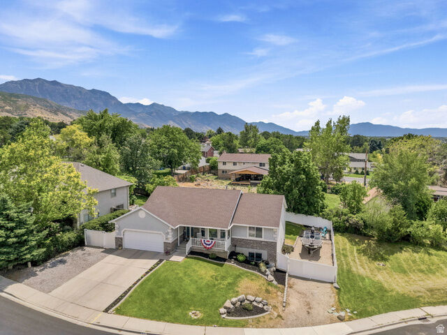Property Photo:  998 E 450 S  UT 84062 
