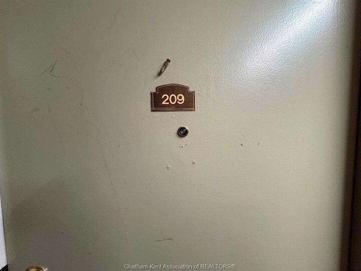 Property Photo: 130 Park Avenue East 209 ON N7M 3V6