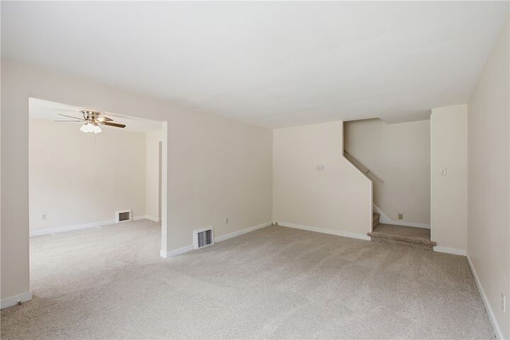 Property Photo: 124 Macfarlane Dr PA 15235