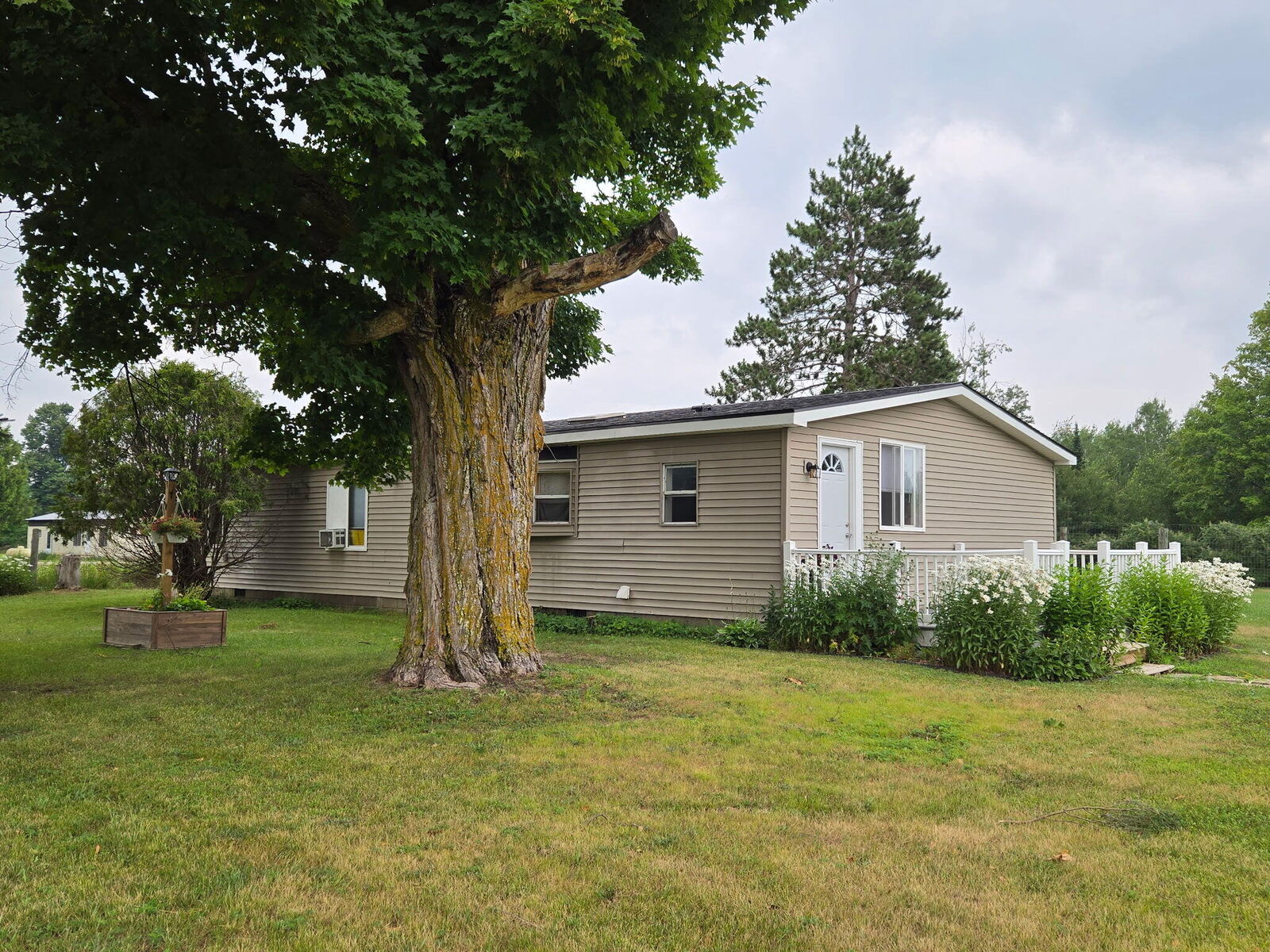Property Photo: 6965 Montgomery Road MI 49705