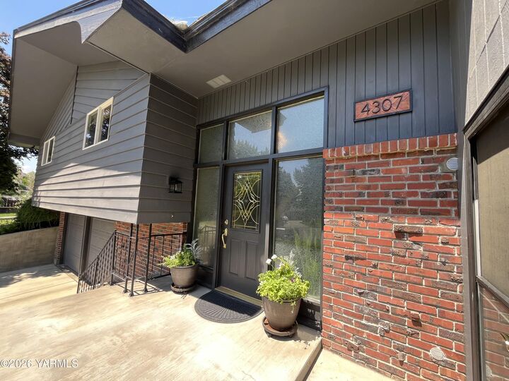 Property Photo:  4307 Marylin Dr  WA 98908 