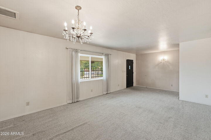 Property Photo: 7909 W Country Gables Drive AZ 85381