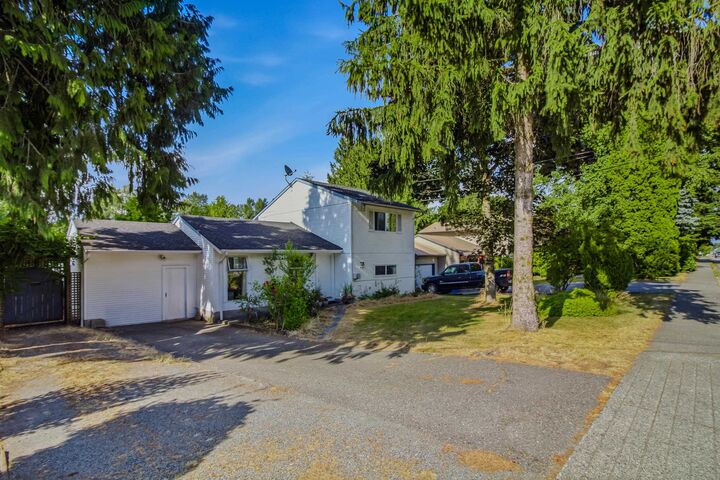 26549 32 Avenue — photo 1