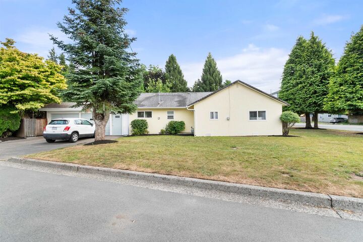 9570 Victor Street — photo 1