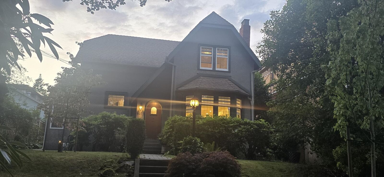 Property Photo:  407 St. George Street  BC V3L 1L1 