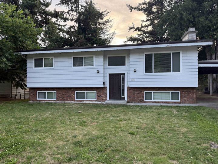 2083 Lynden Street — photo 1