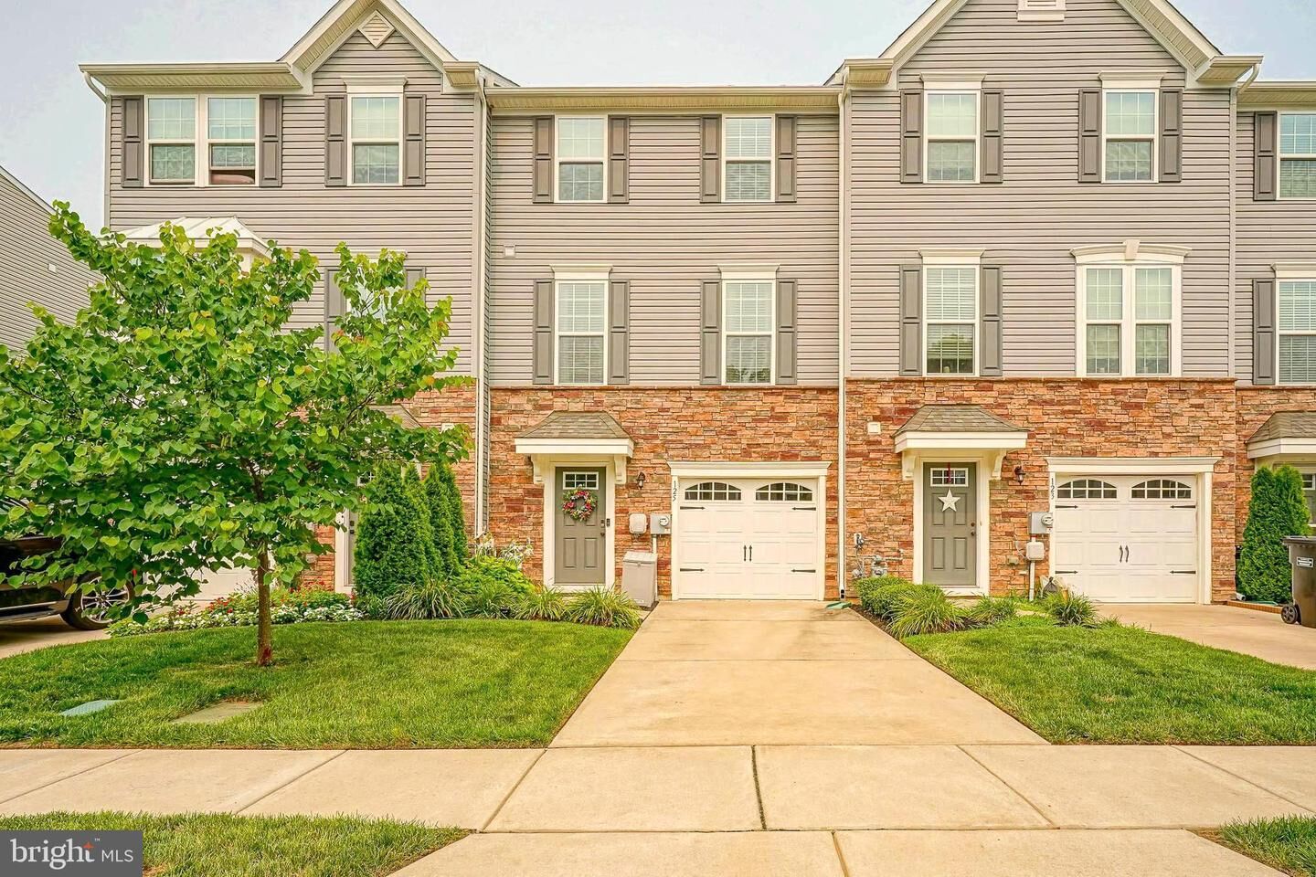 Property Photo:  125 Spire Place  NJ 08080 